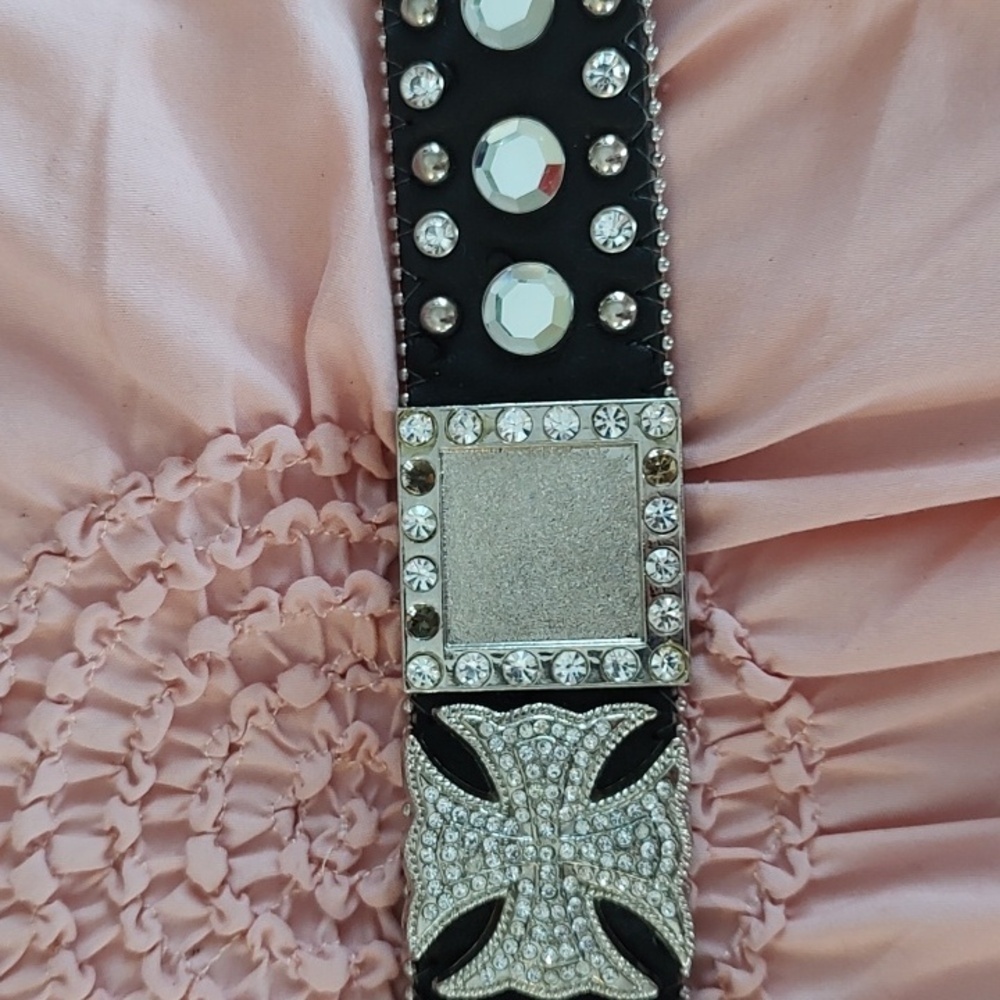 BLACK LEATHER SILVER and CRYSTAL EMBELLISHED BELT 36" - Picture 16 of 17